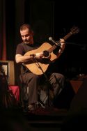 Larry Mathews - Mandoline-Fiddle-Gitarre-Bodrahn