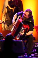 Berry Sarluis: Akkordeon und Keyboard incl. Basshand